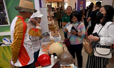 UKMK Binaan SBRC IPB Perkenalkan Produk Turunan Sawit di Gebyar Just Saw It UKMK Palembang