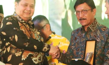 Di Penas Petani Sawit, Dirut BPDPKS Terima Penghargaan dari Menko Perekonomian RI