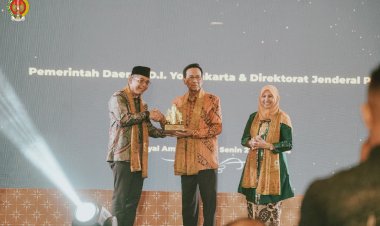 Selendang Batik Sawit Dikenakan Gubernur DIY dan Dirjen Pajak di Acara Pahargyan Paramata