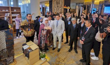 Wakil Menteri Keuangan, Thomas A.M. Djiwandono, Apresiasi Produk UKMK Sawit pada Gelaran ASEAN Treasury Forum 2024