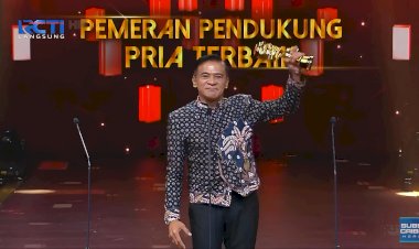 Produk batik sawit Smart Batik 2024 tampil menonjol saat dikenakan oleh aktor Donny Damara yang meraih penghargaan di ajang Indonesian Movie Actors Awards.