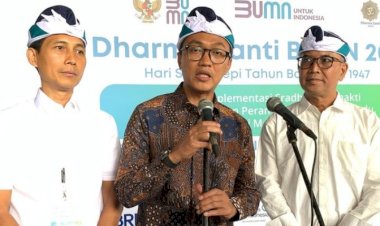 Wakil Menteri BUMN Kenakan Batik Sawit Smart Batik pada Puncak Dharma Santi BUMN 2025