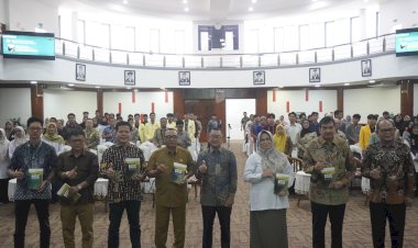 BPDP dan PASPI Bedah Buku Mitos Vs Fakta Kelapa Sawit di Universitas Andalas