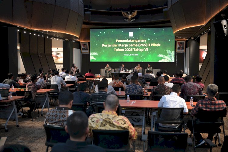 BPDP Gelar Penandatanganan Perjanjian Kerja Sama (PKS) 3 Pihak Penyaluran Dana PSR dan SPPKS Tahap VI Tahun 2025