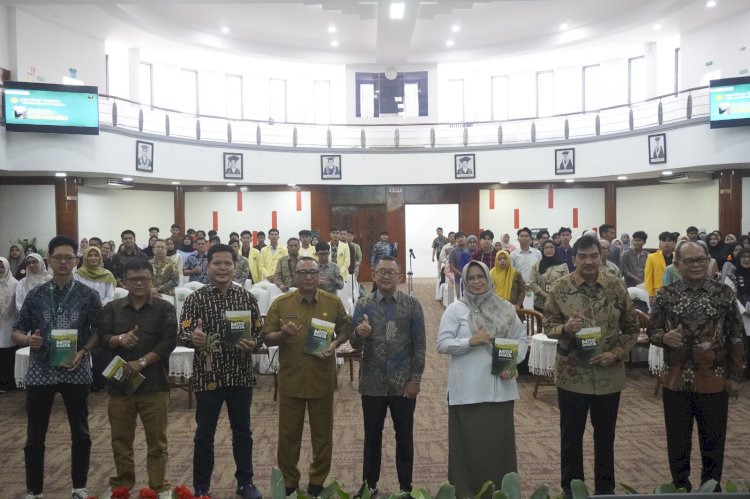 BPDP dan PASPI Bedah Buku Mitos Vs Fakta Kelapa Sawit di Universitas Andalas