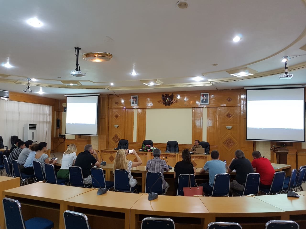 Course Participants Study Oil Palm in Jambi University